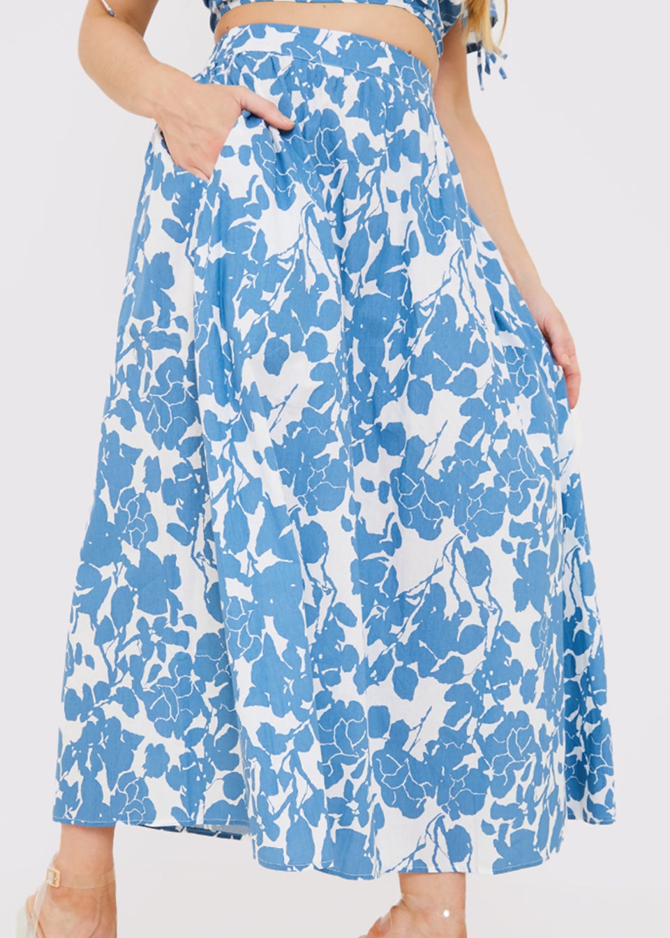 In the Style Jac Jossa Blue Floral Midi Skirt