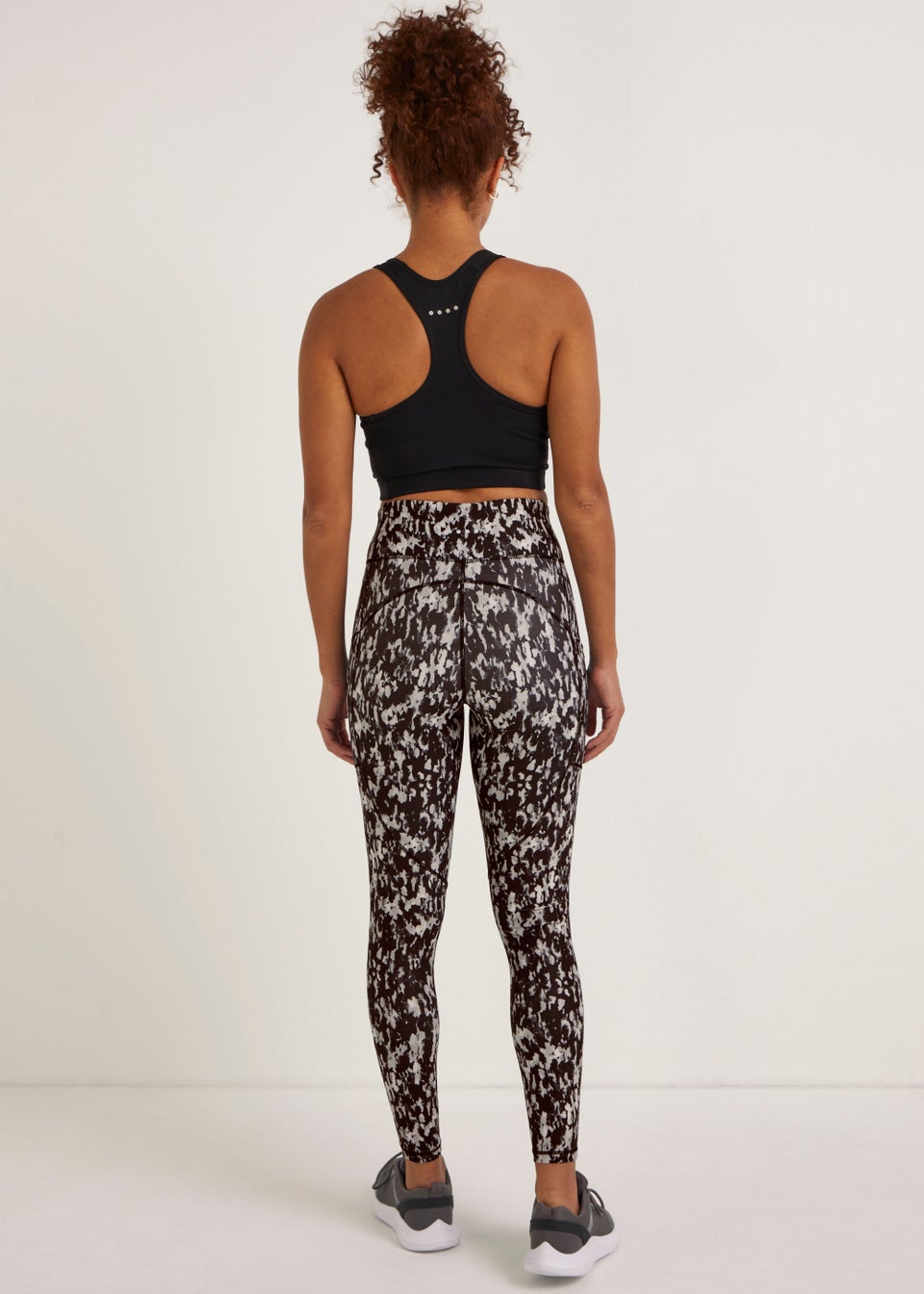 Get in shape with Matalan's stylish Souluxe gym wear range which includes  leggings, sports bras, gym bags and more - Berkshire Live