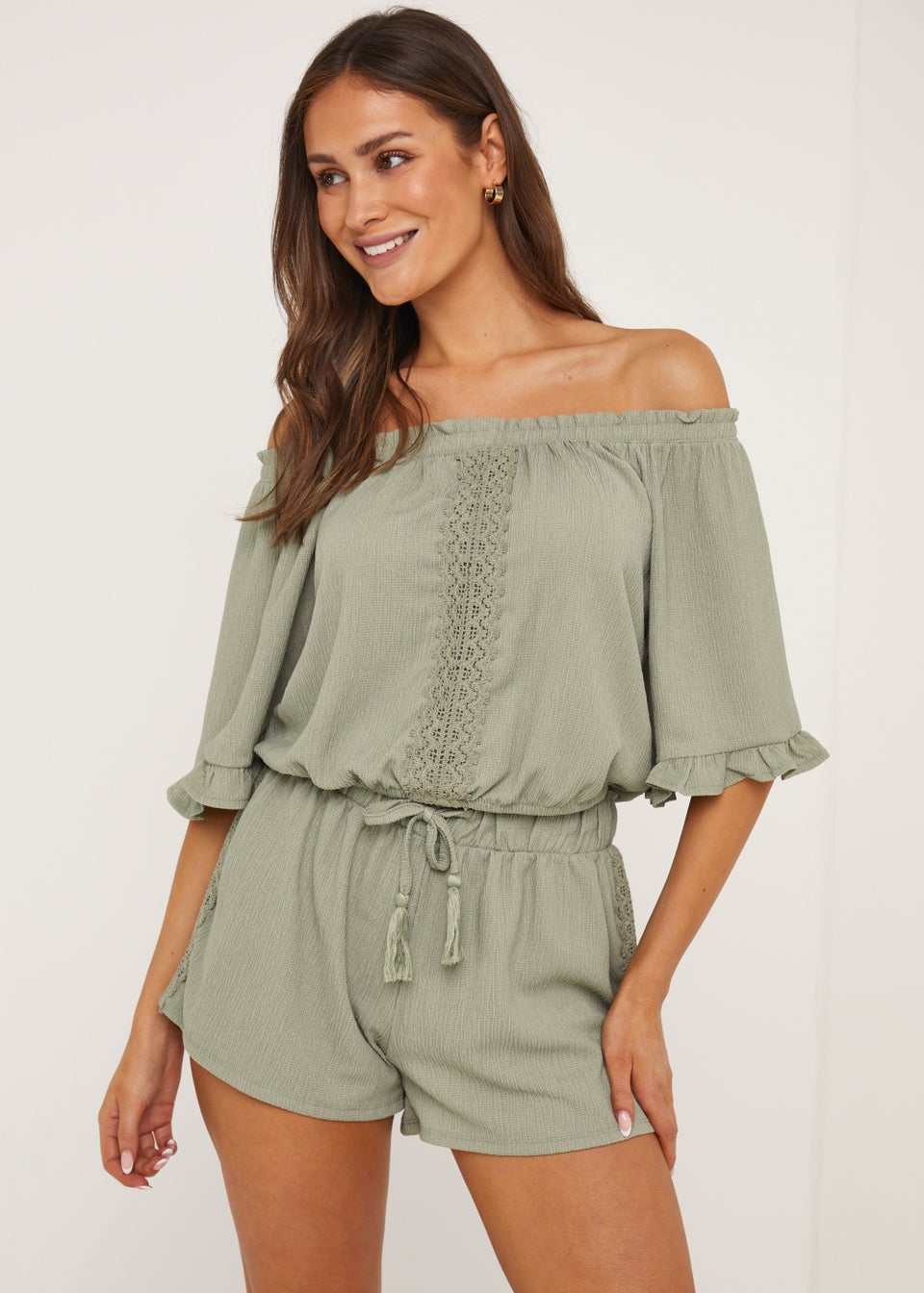 Khaki online lace shorts