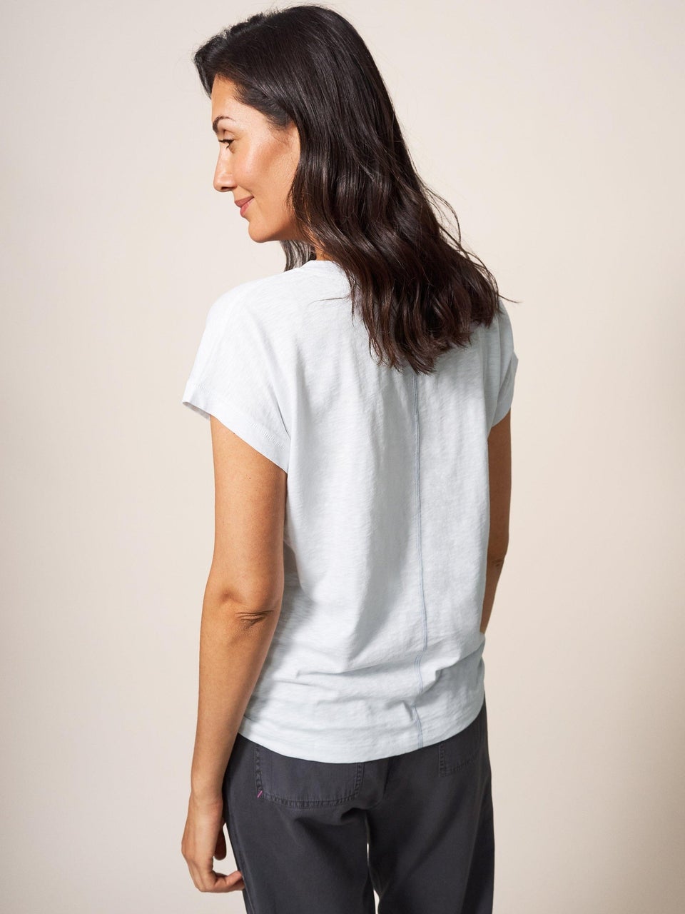 T-Shirt Nelly mit Keilausschnitt