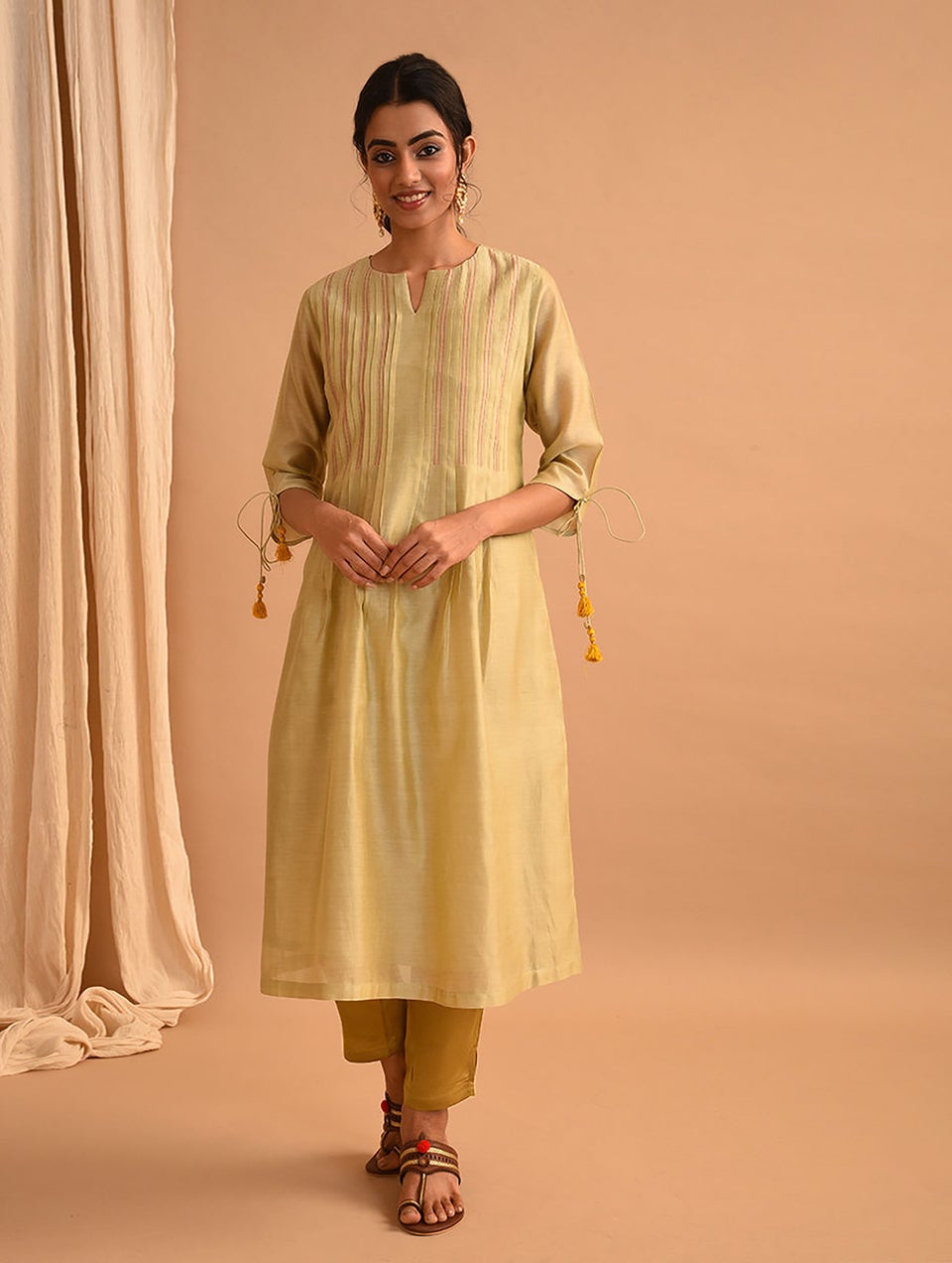 Women Gold Modal Solid Ankle Length Slim Fit Pant - XS