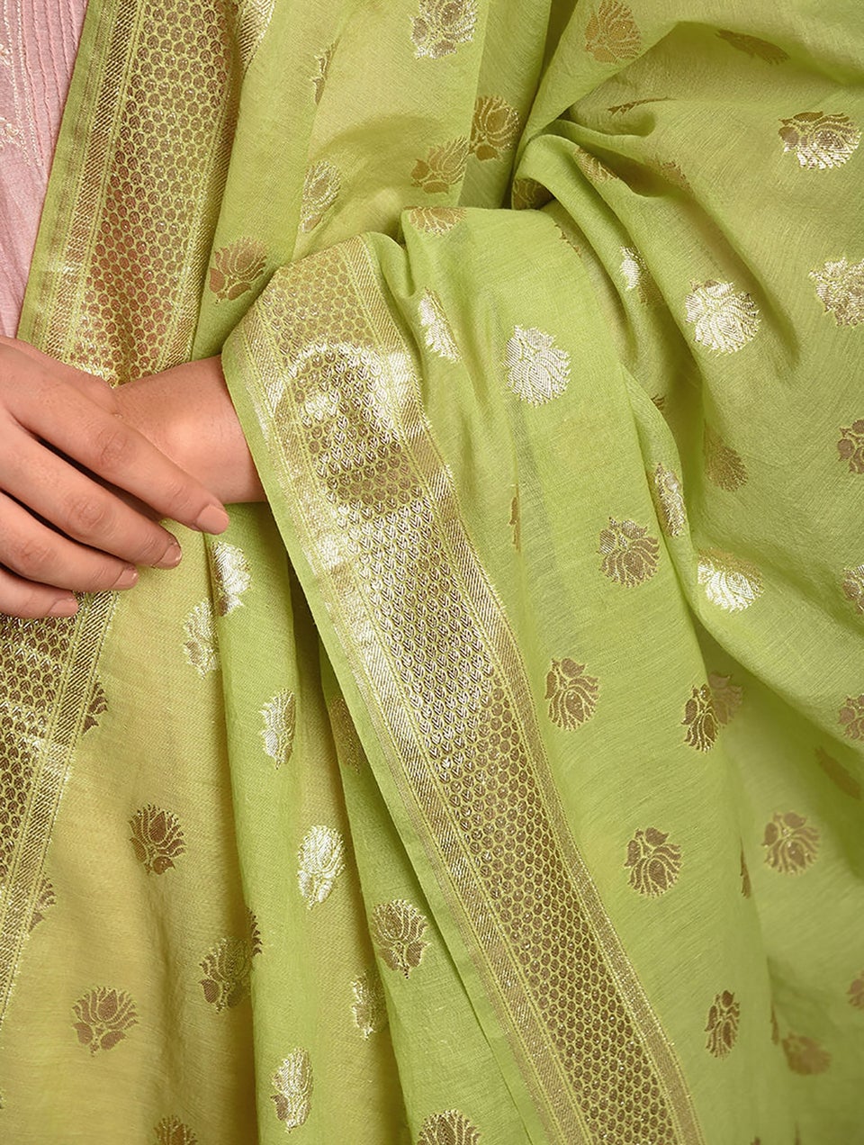 Women Green Benarasi Handwoven Silk Cotton Dupatta With Zari