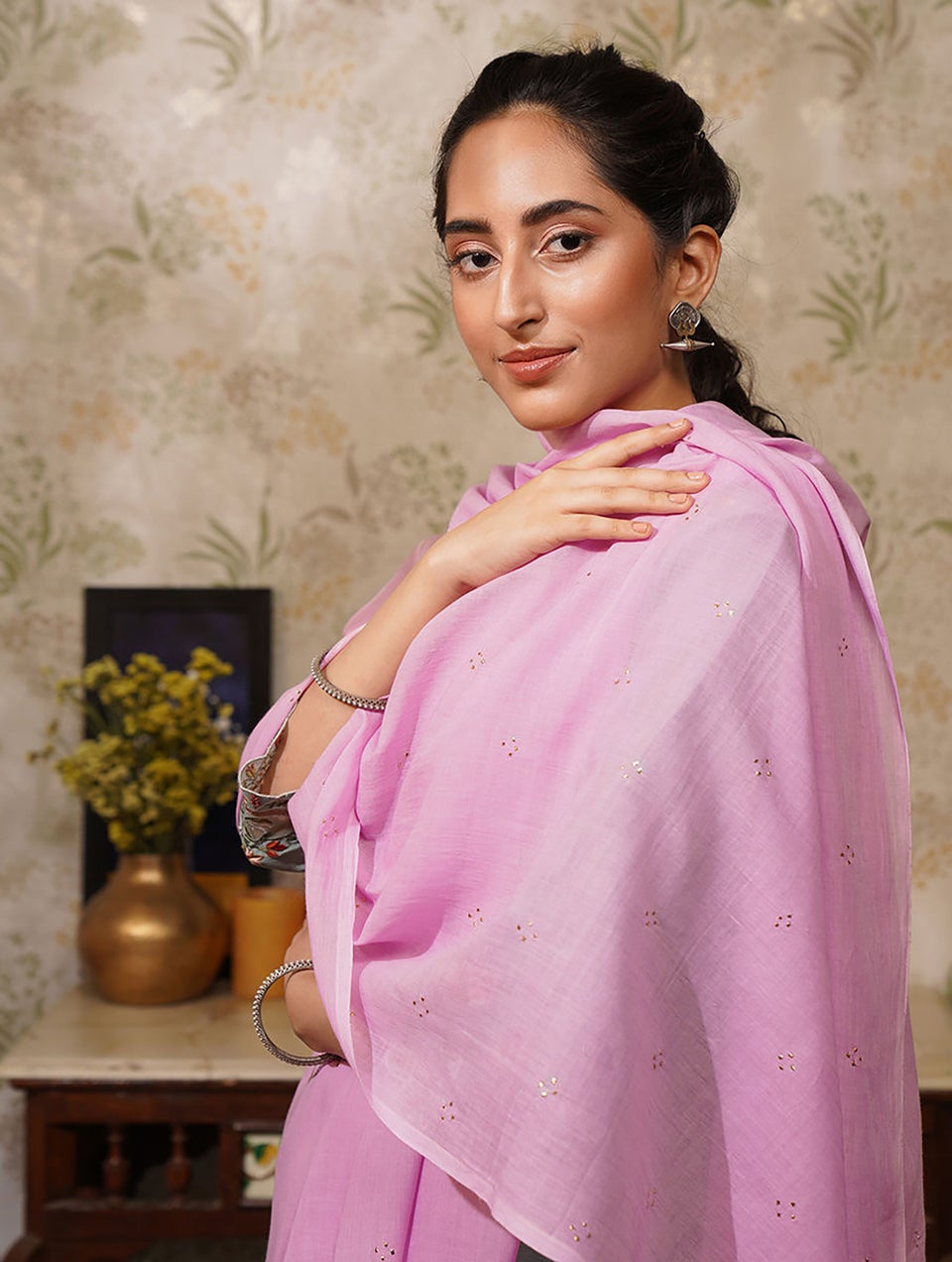 Women Lavender Handloom Cotton Dupatta With Mukaish