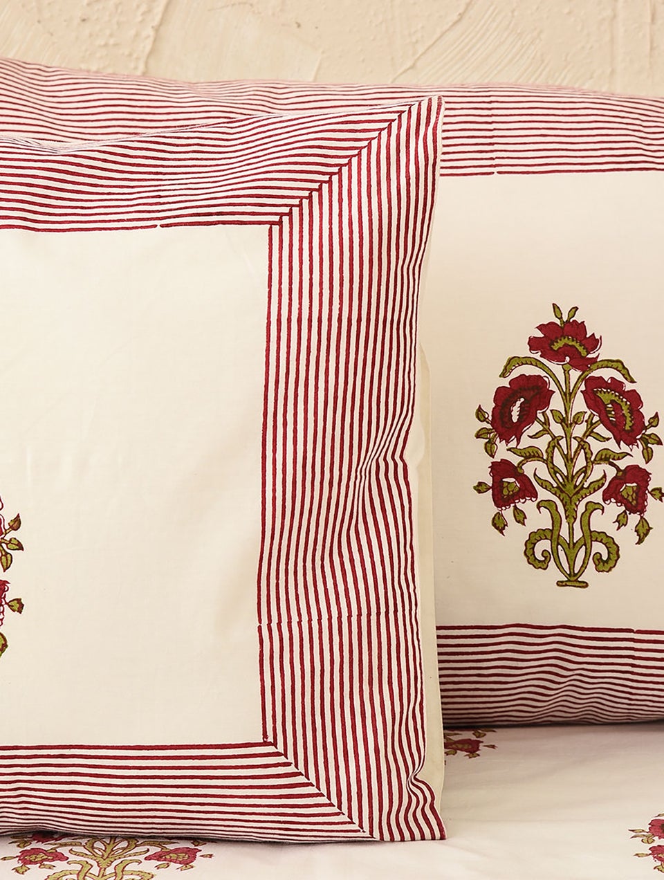Pink Cotton Handblock Printed Double Bedsheet With Pillow Covers