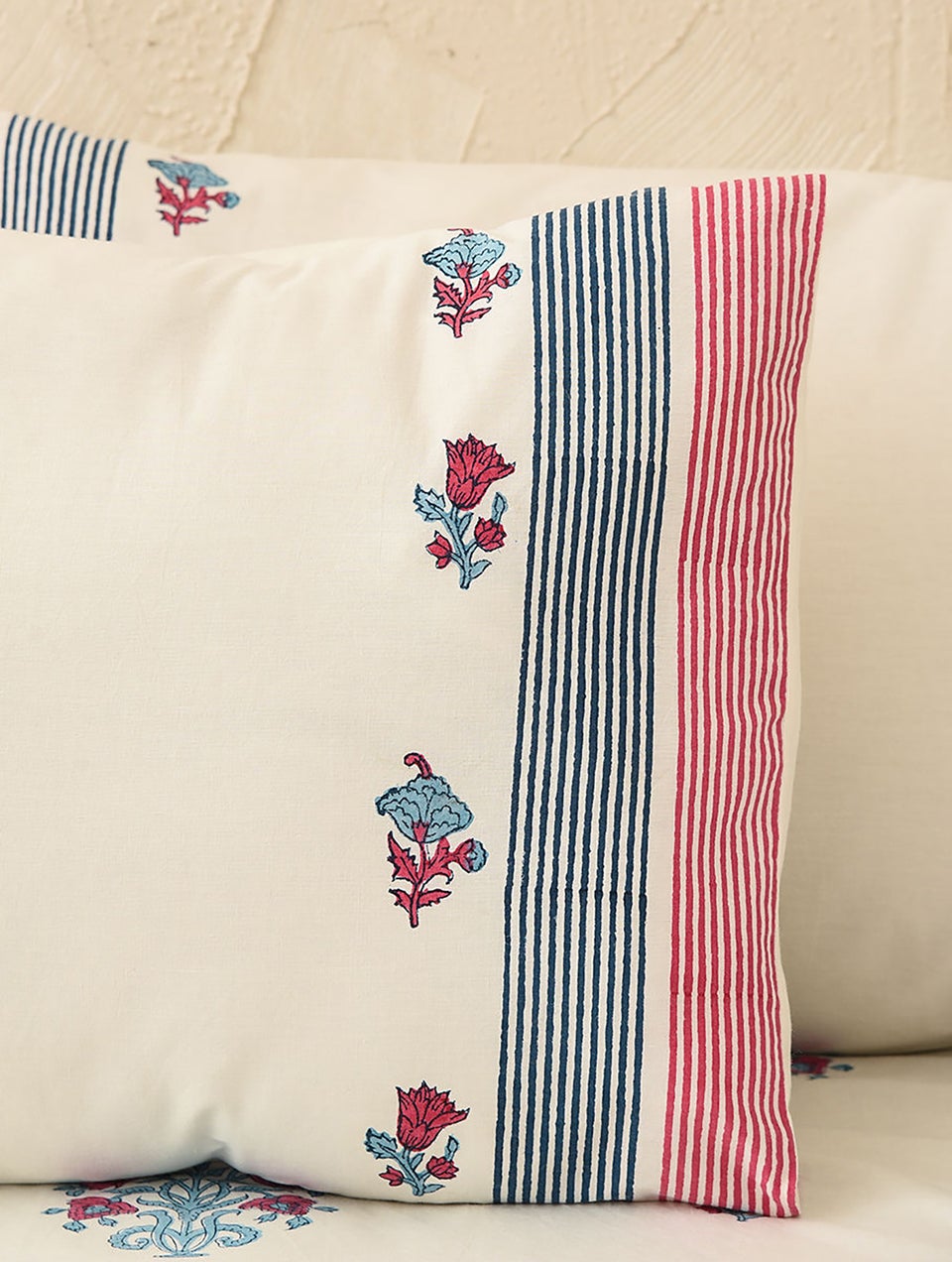 White And Pink Handblock Printed Cotton Double Bedsheet With Pillow Covers