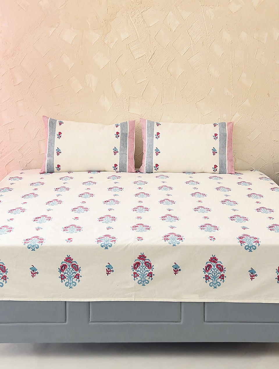 White And Pink Handblock Printed Cotton Double Bedsheet With Pillow Covers