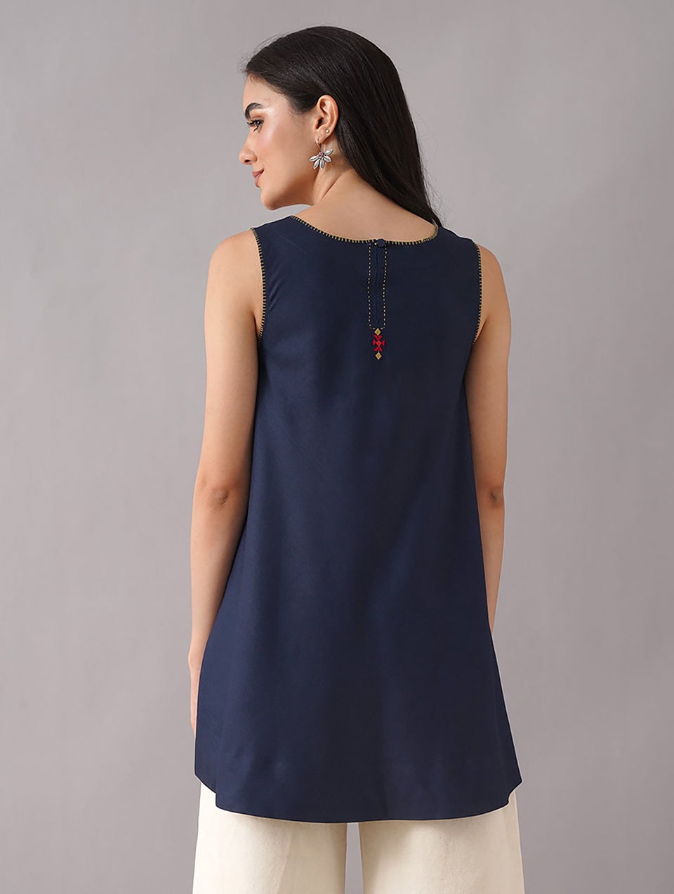 Women Navy Blue Embroidered Silk Viscose Cut Sleeve Tunic - XS
