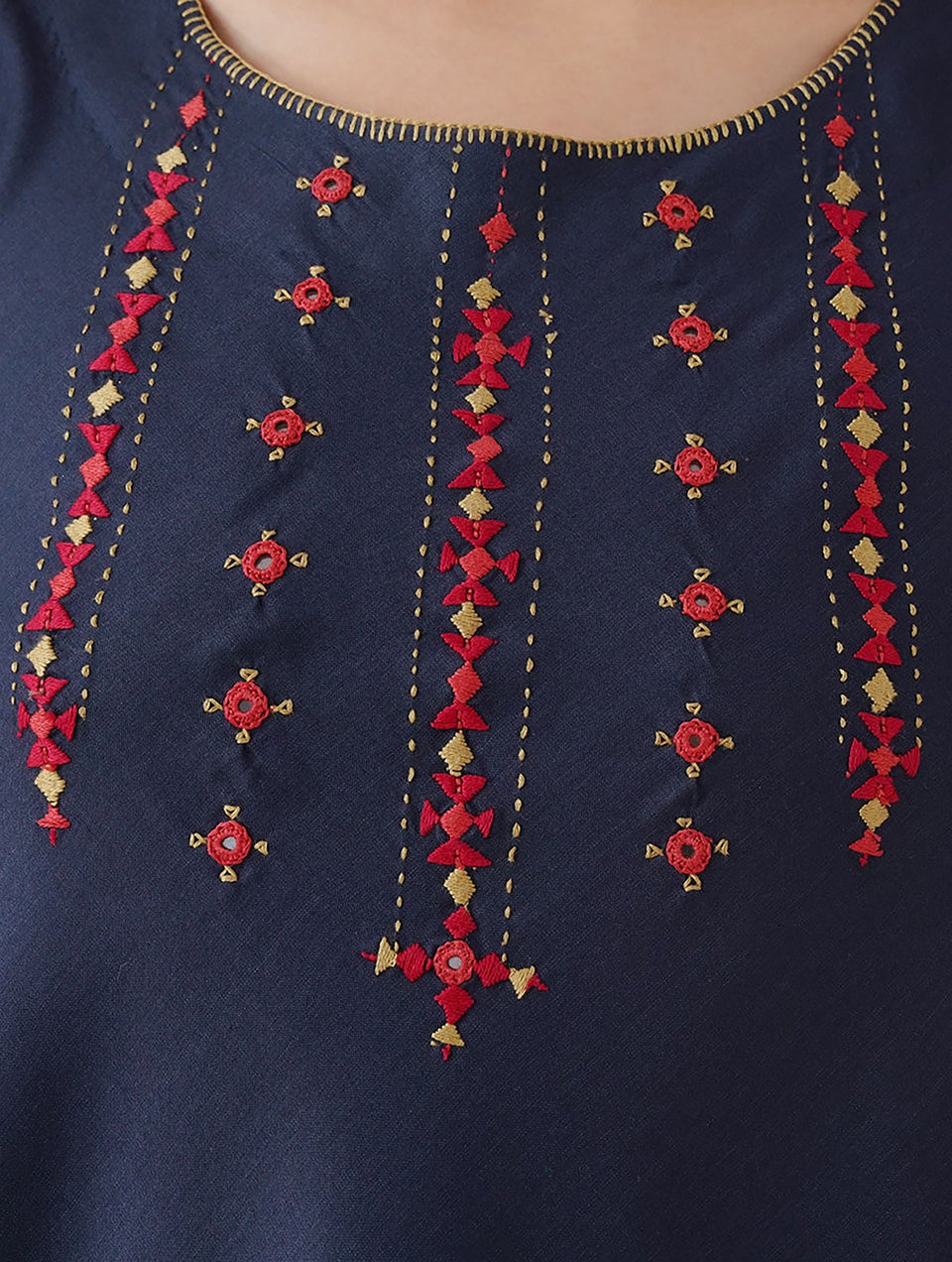 Women Navy Blue Embroidered Silk Viscose Cut Sleeve Tunic - XS