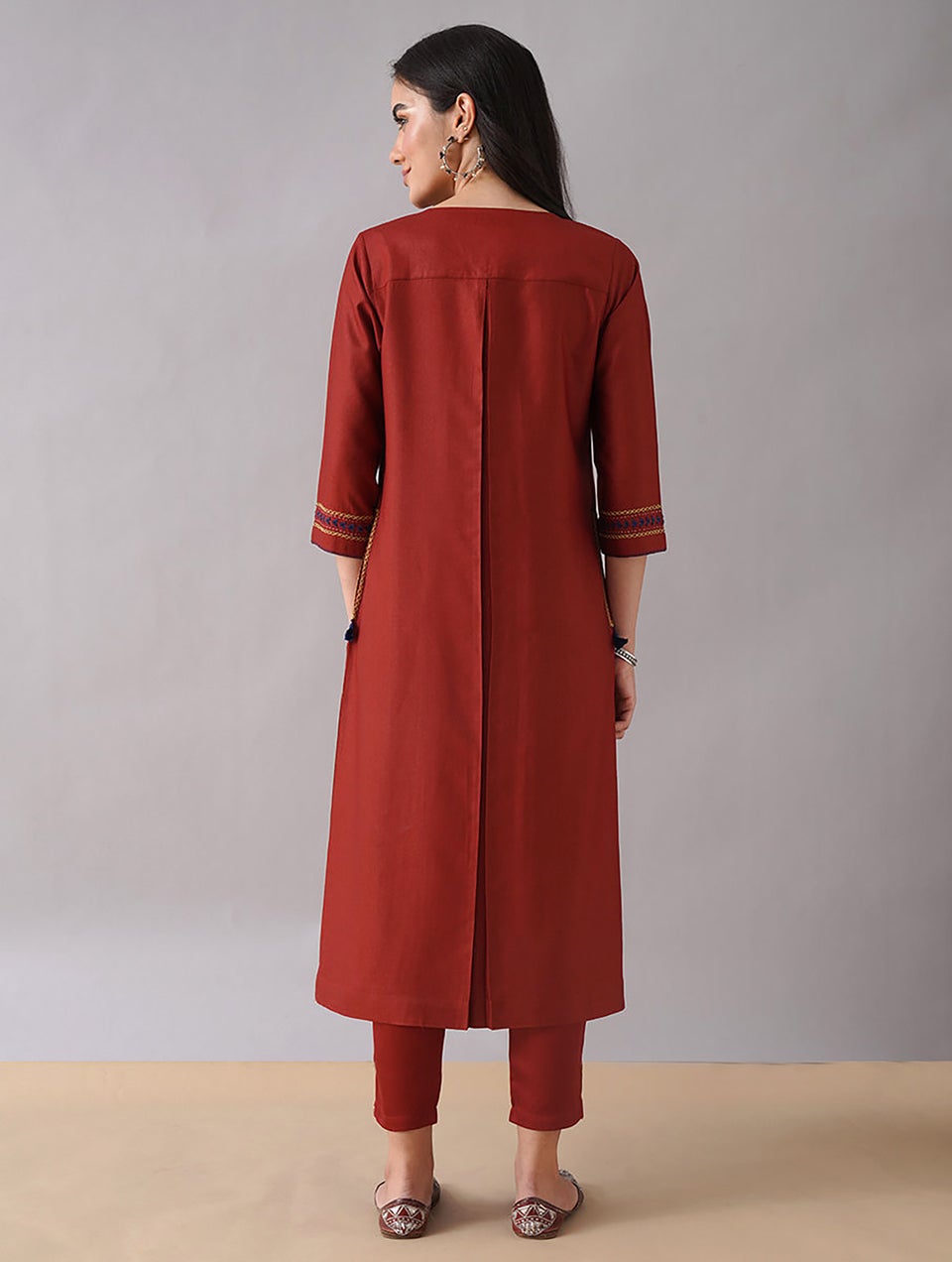 Women Red Embroidered Silk Viscose Kurta With Pockets - XS