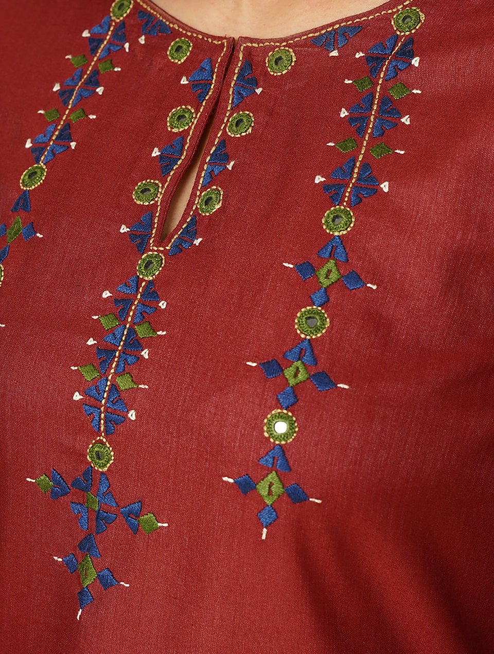 Women Red Embroidered Silk Viscose Kurta With Pockets - XS