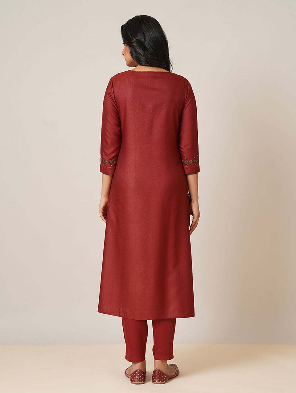 Women Red Silk Blend Hand Embroidery Round Neck Straight Fit Kurta - XL