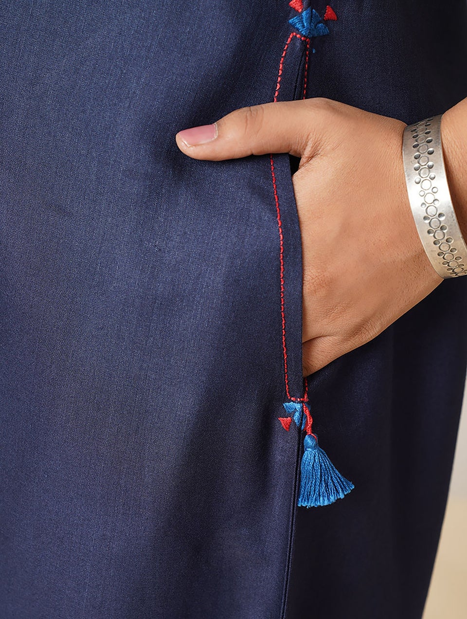 Women Blue Embroidered Silk Viscose Kurta With Pockets - XS