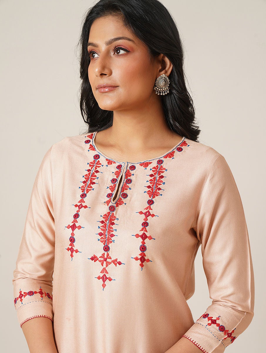 Women Rose Embroidered Silk Viscose Kurta With Pockets