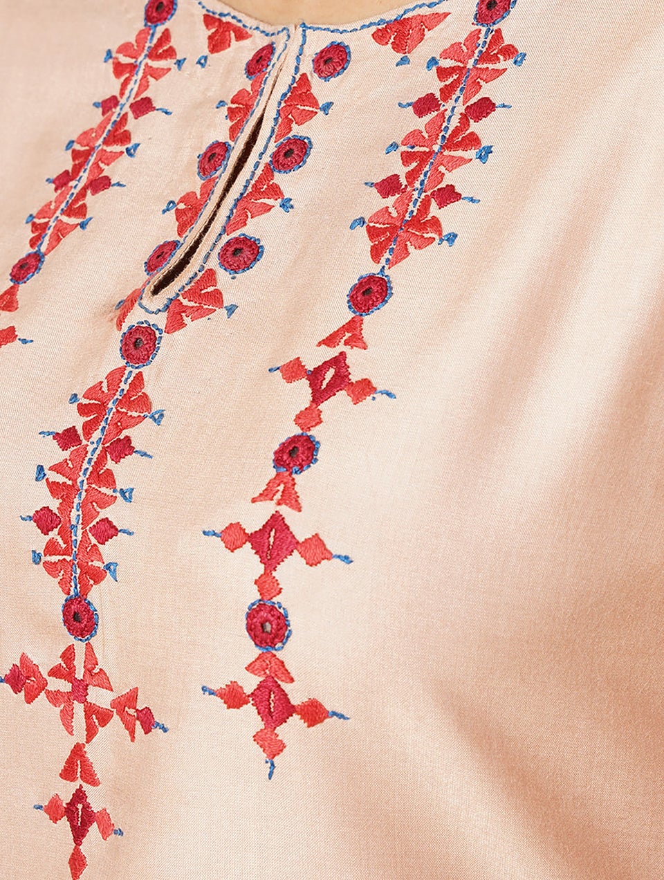 Women Rose Embroidered Silk Viscose Kurta With Pockets - XS