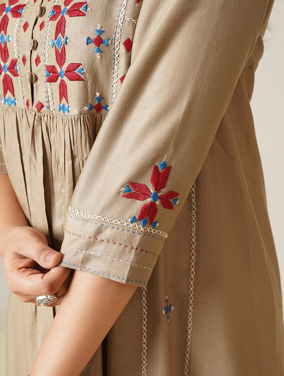 Women Beige Embroidered Silk Viscose Kurta With Gathers - XS