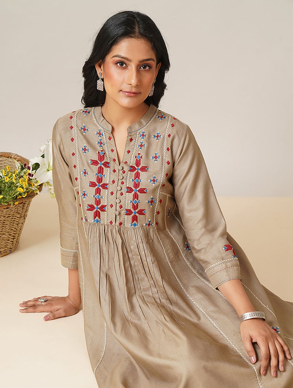 Women Beige Brown Silk Blend Hand Embroidery Mandarin Collar Regular Fit Kurta - XL