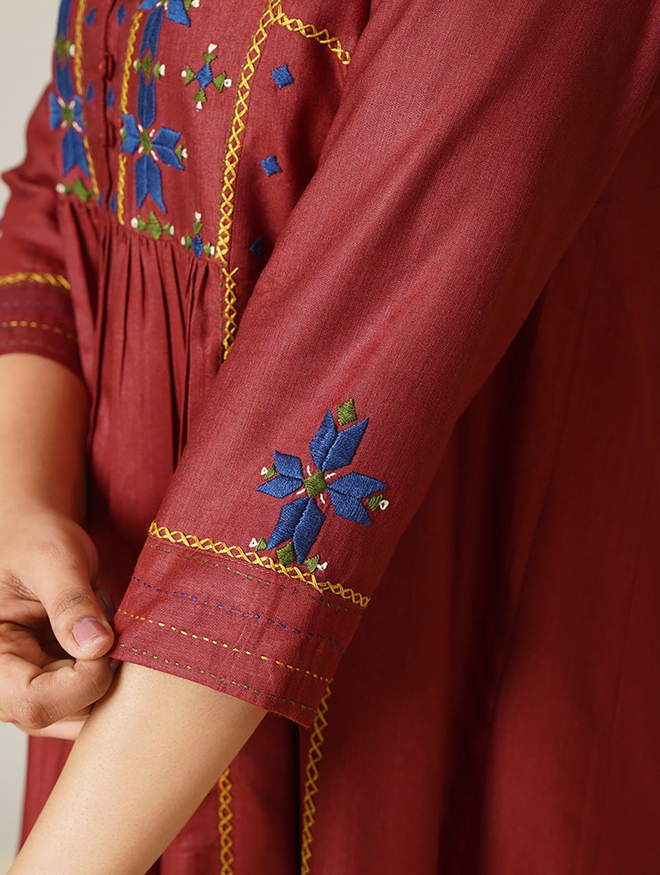 Women Red Embroidered Silk Viscose Kurta With Gathers - XS
