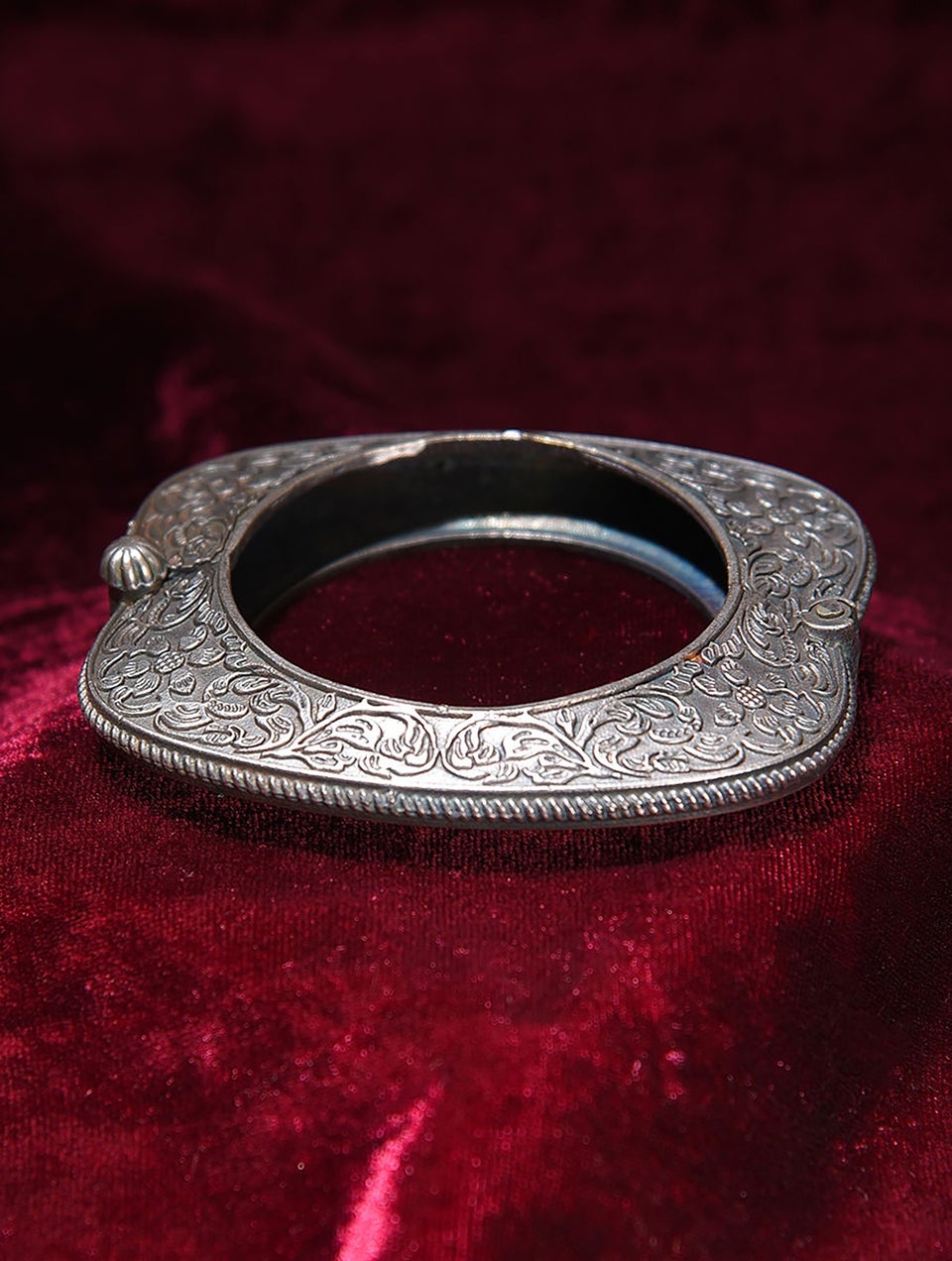 Women Silver Tone Tribal Openable Bangle