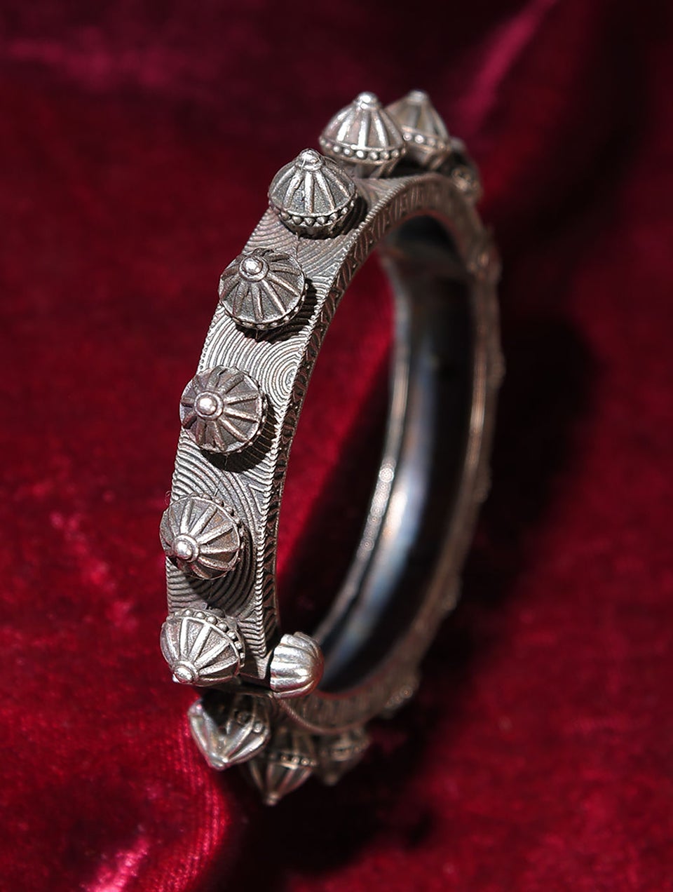 Women Silver Tone Tribal Openable Bangle