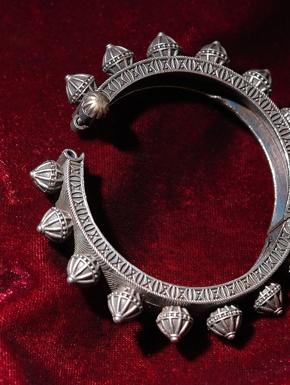 Women Silver Tone Tribal Openable Bangle