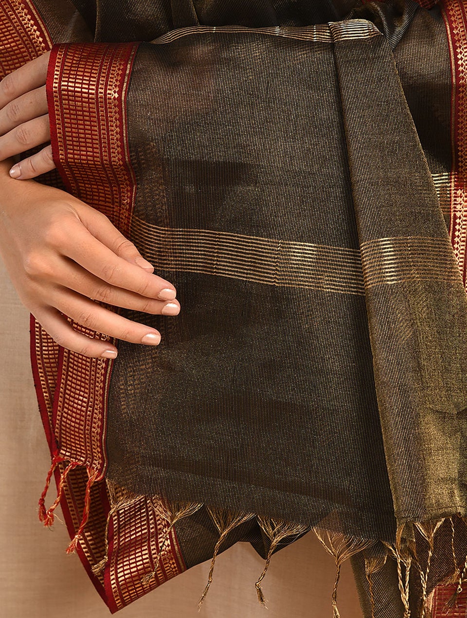 Women Black Handloom Silk Cotton Dupatta