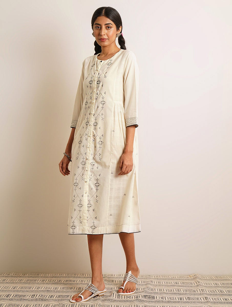 Women White Button Down Embroidered Cotton Kurta