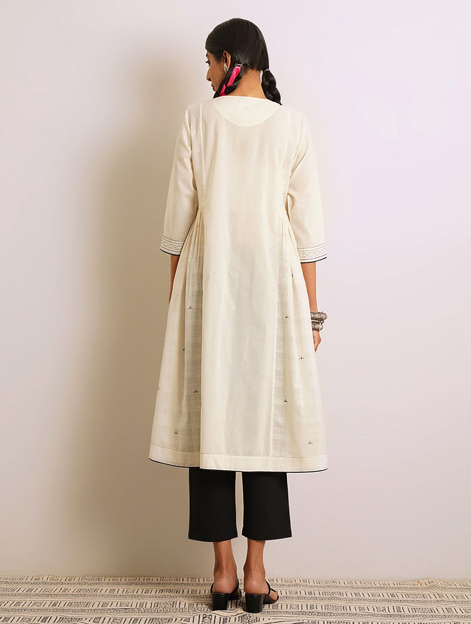 Women White Cotton Round Neck Regular Fit Kurta - L