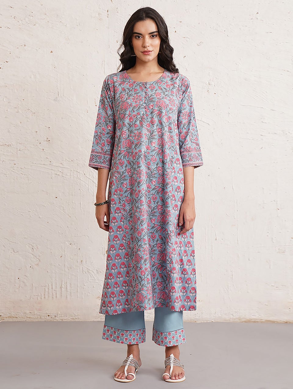 Women Blue Cotton Block Print Round Neck Regular Fit Kurta - XS