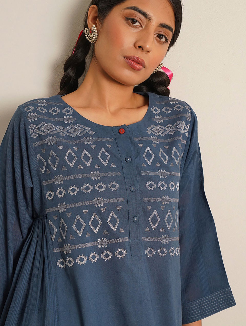 Women Blue Cotton Embroidered Round Neck Regular Fit Tunic - S