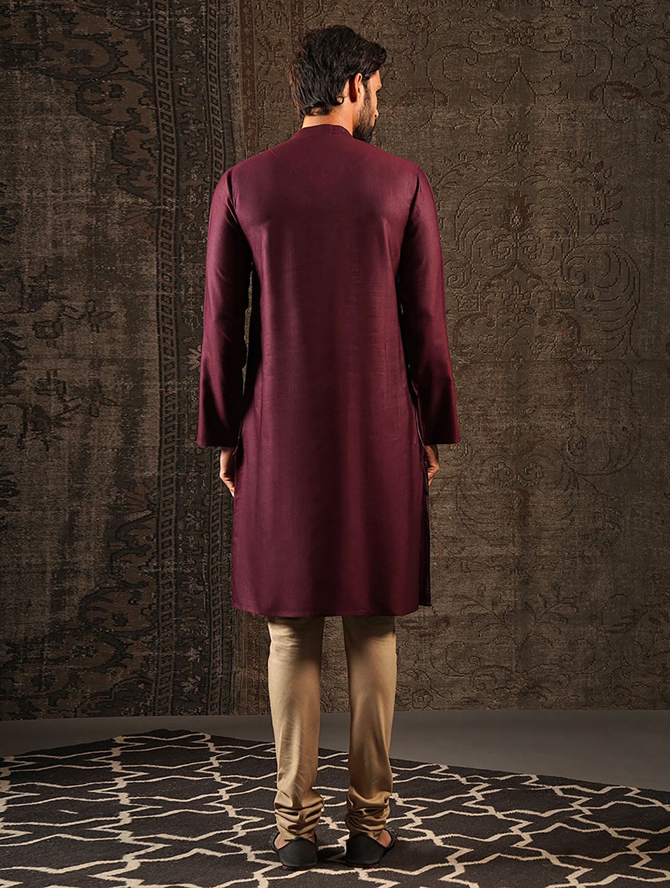 Men Wine Purple Silk Blend Mandarin Collar Regular Fit Kurta - 38