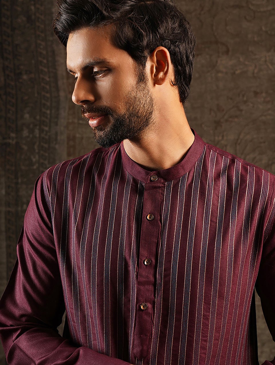 Men Wine Purple Silk Blend Mandarin Collar Regular Fit Kurta - 38