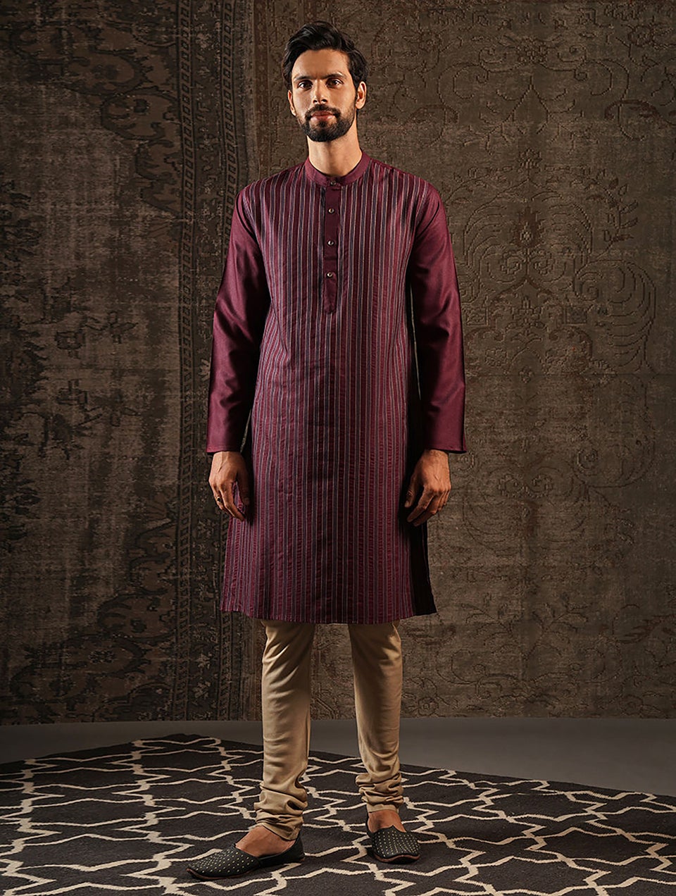 Men Wine Purple Silk Blend Mandarin Collar Regular Fit Kurta - 38