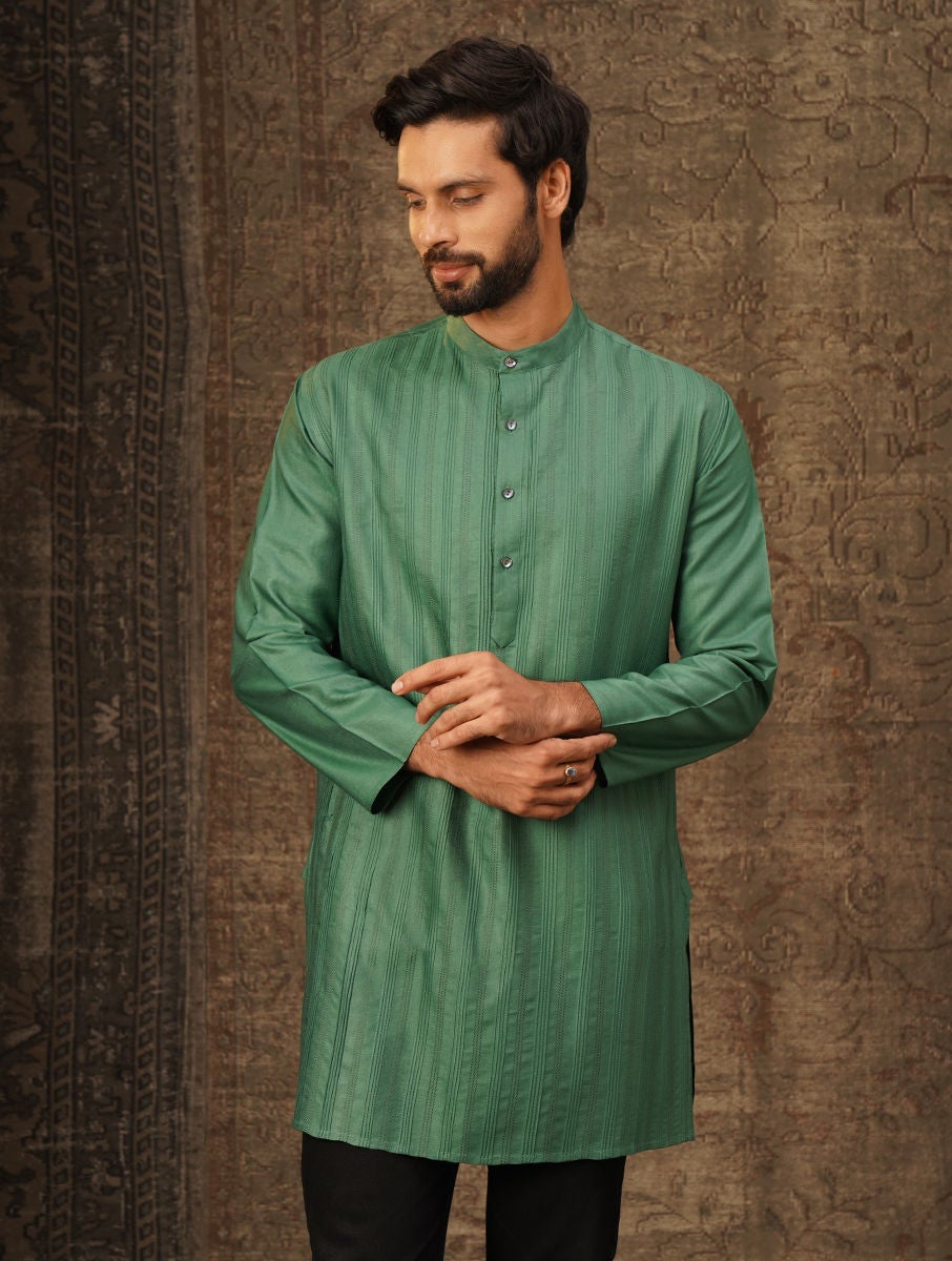 Men Emerald Green Silk Blend Mandarin Collar Regular Fit Kurta - 38