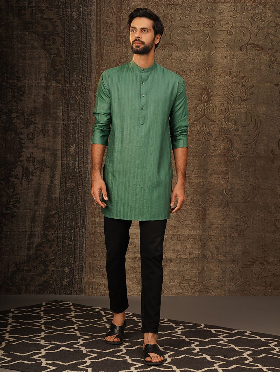 Men Emerald Green Silk Blend Mandarin Collar Regular Fit Kurta - 38