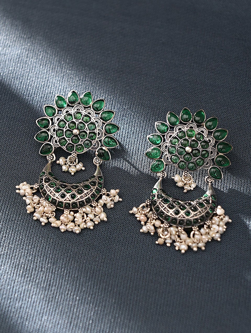 Women Green Kempstone Encrusted Silver Earrings With Pearls