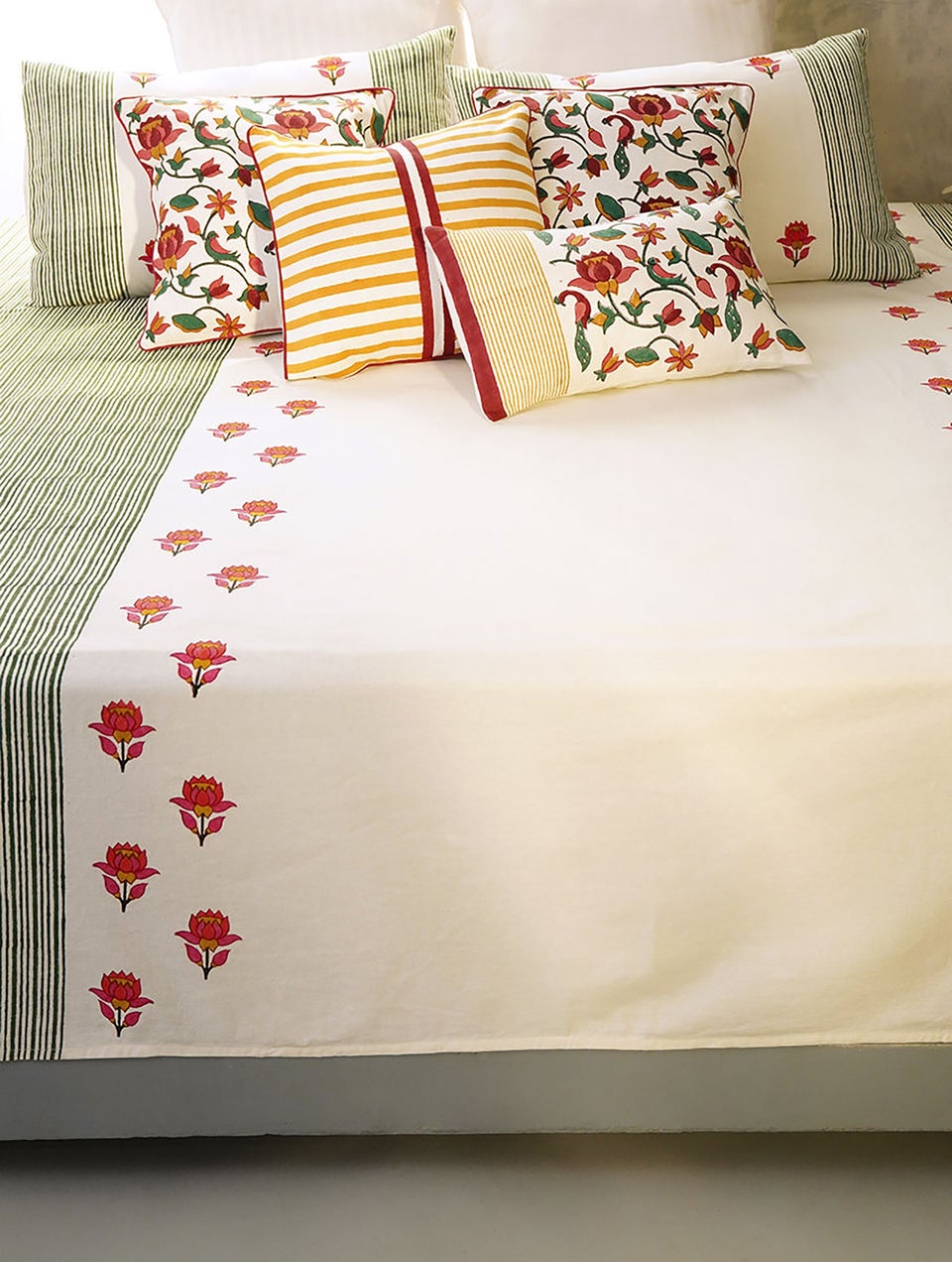 Handblock Printed Cotton Double Bedsheet With Pillow Covers