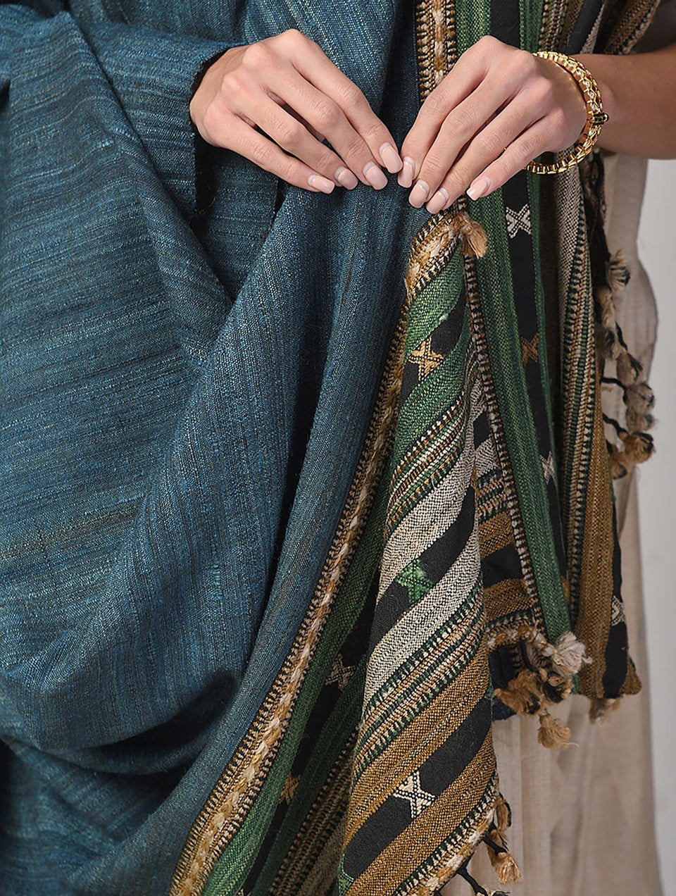 Women Blue Handwoven Bhujodi Wool Shawl