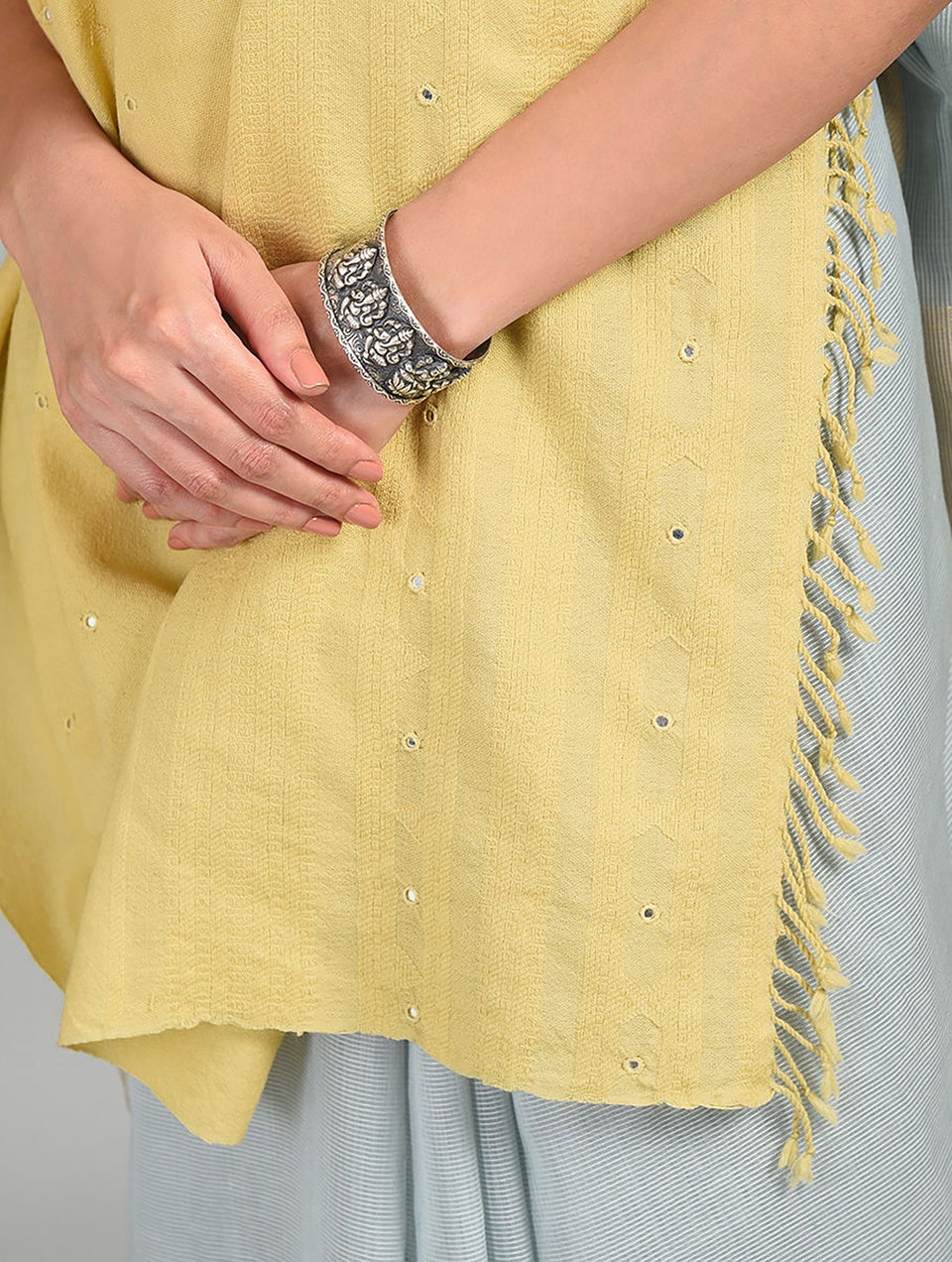 Women Yellow Handwoven Bhujodi Wool Shawl