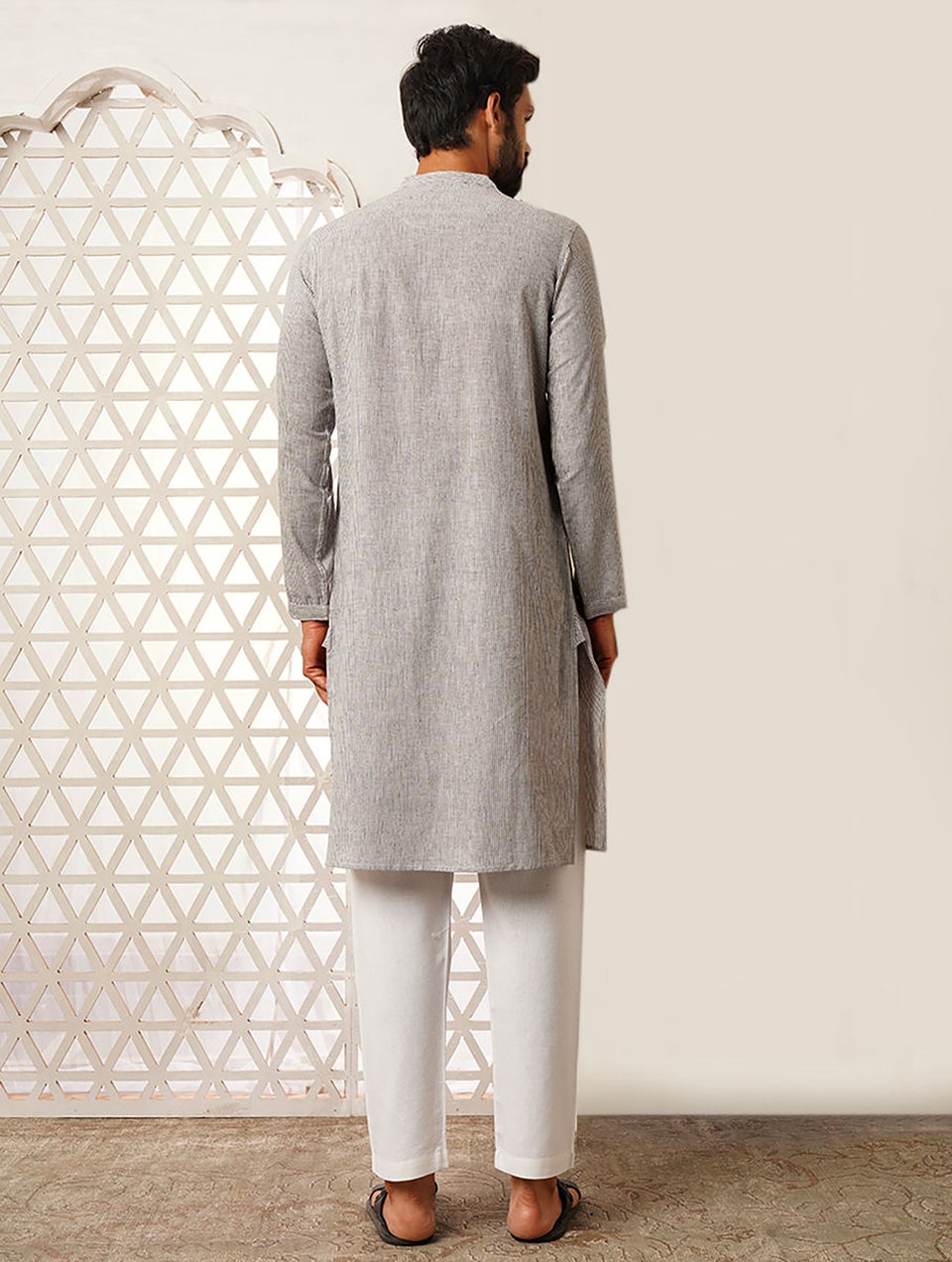 Men White Cotton Handwoven Regular Fit Kurta - 40