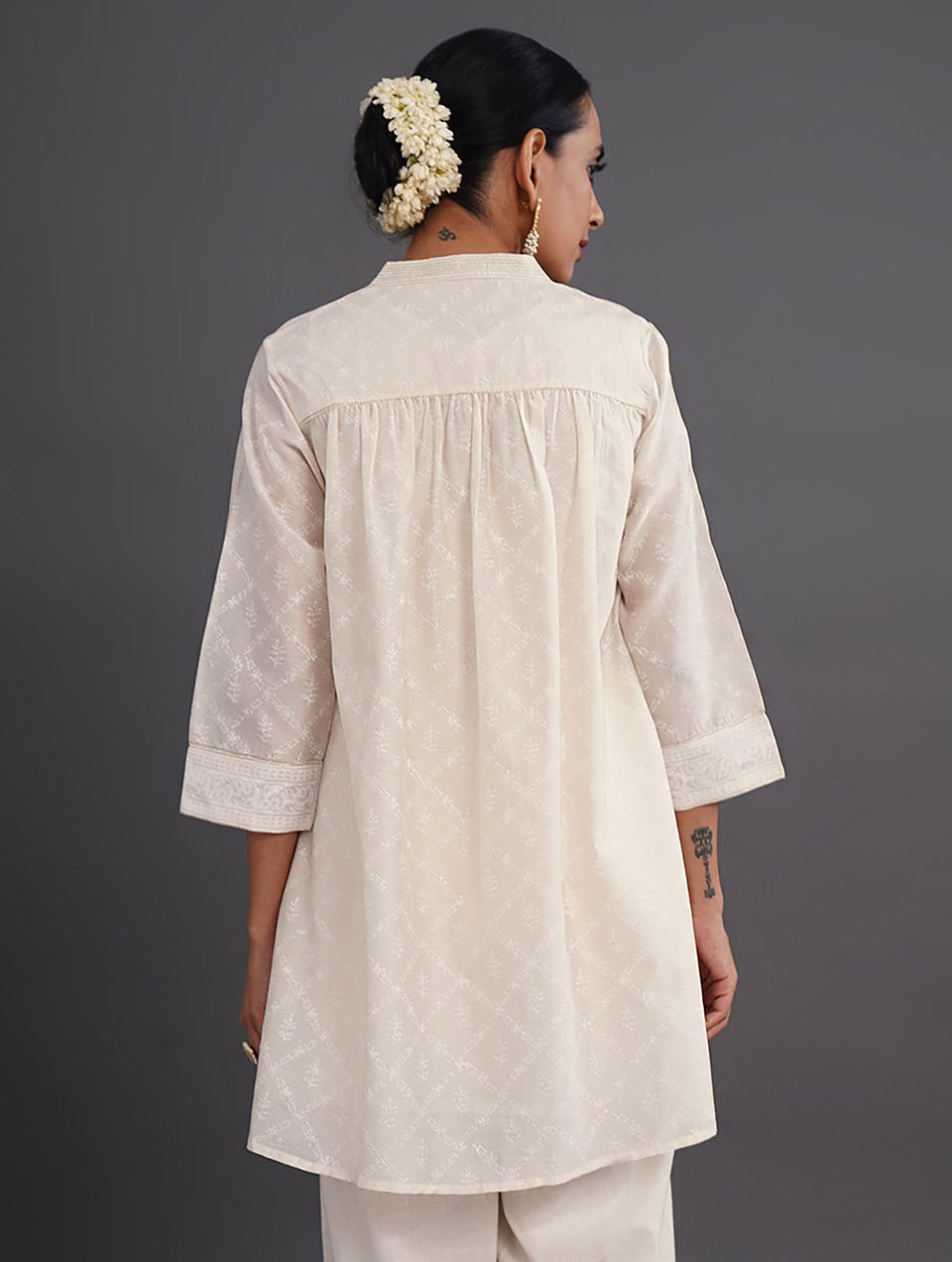 Women Off White_Cream Cotton Embroidered Round Neck Regular Fit Tunic - L