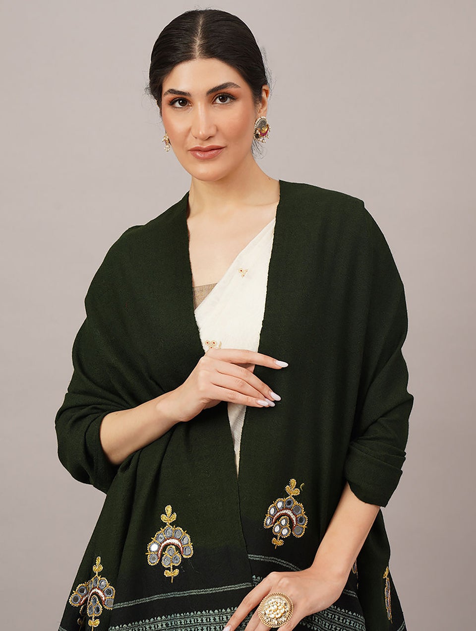 Women Green Handwoven Hand Emroidered Wool Shawl
