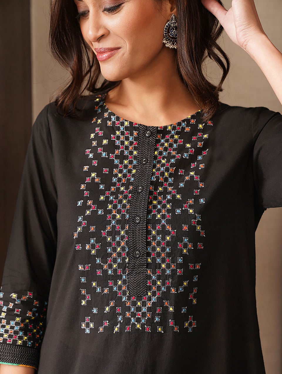 Women Black Cotton Round Neck Regular Fit Kurta - XS