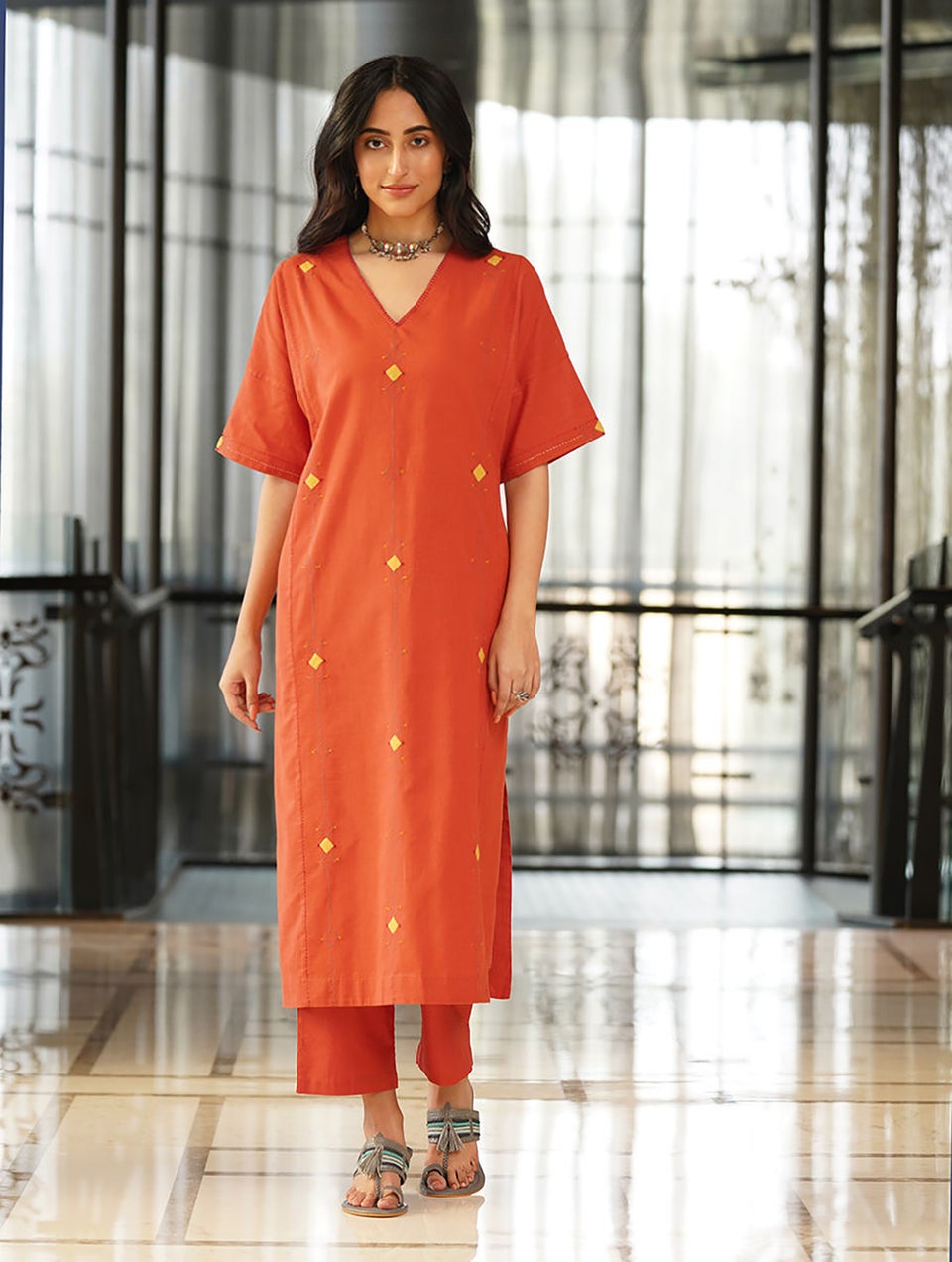 Women Red Cotton Applique V Neck Regular Fit Kurta - S-M