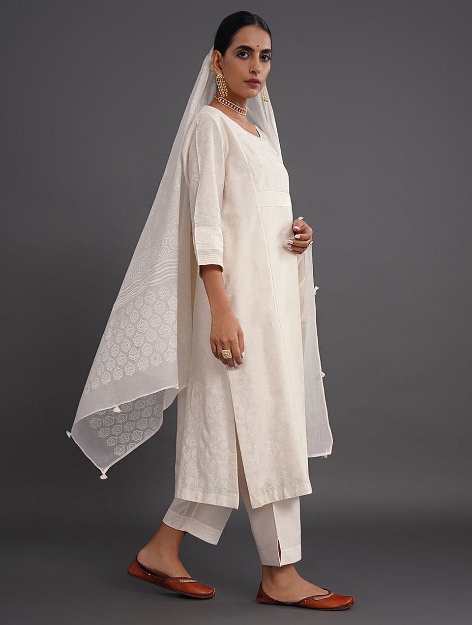Women Off White_Cream Cotton Silk Block Print Round Neck Regular Fit Kurta - XS