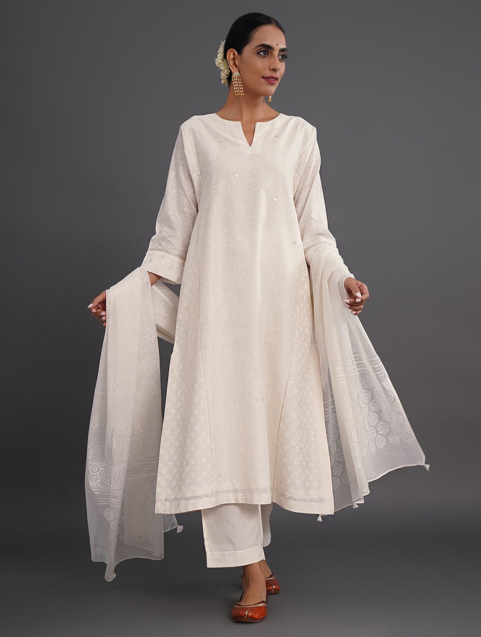 Women Ivory Embroidered Block Printed Silk Cotton Kurta - XS