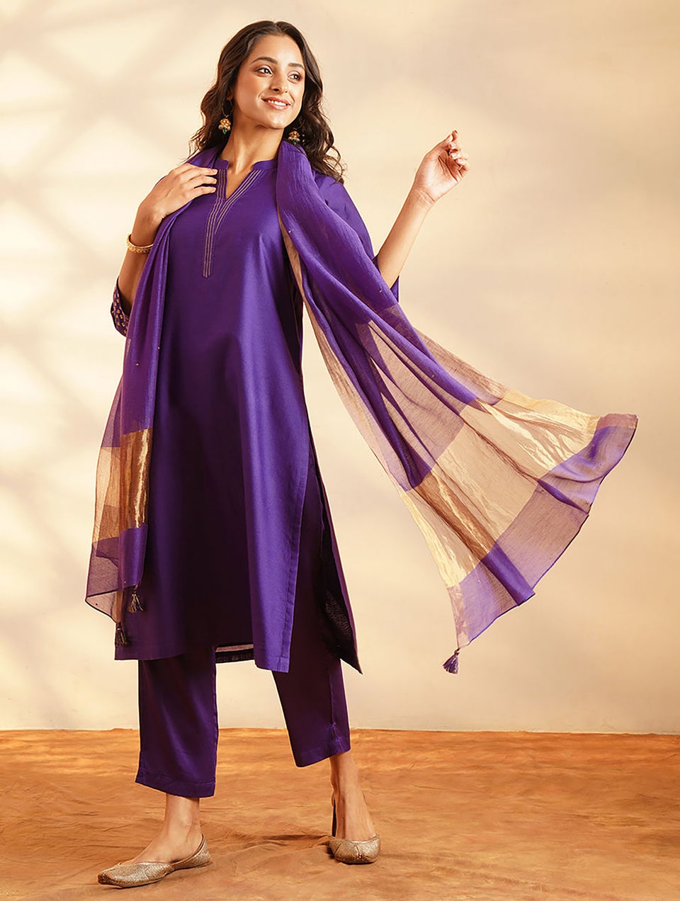 Women Purple Cotton Silk Hand Embroidery Round Neck Regular Fit Kurta - XS