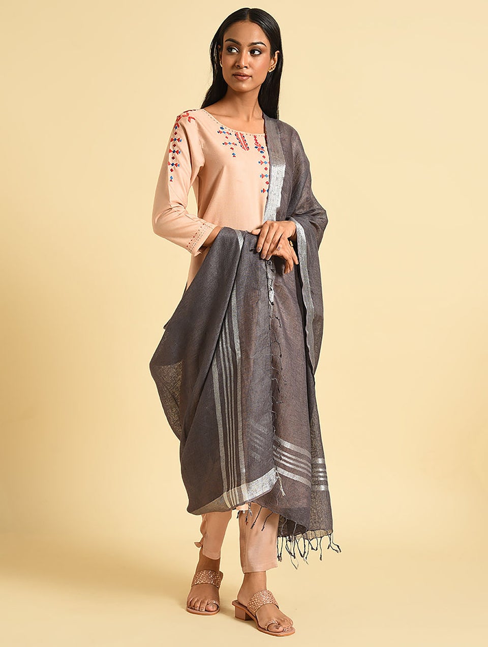 Women Grey Linen Dupatta With Silver Zari