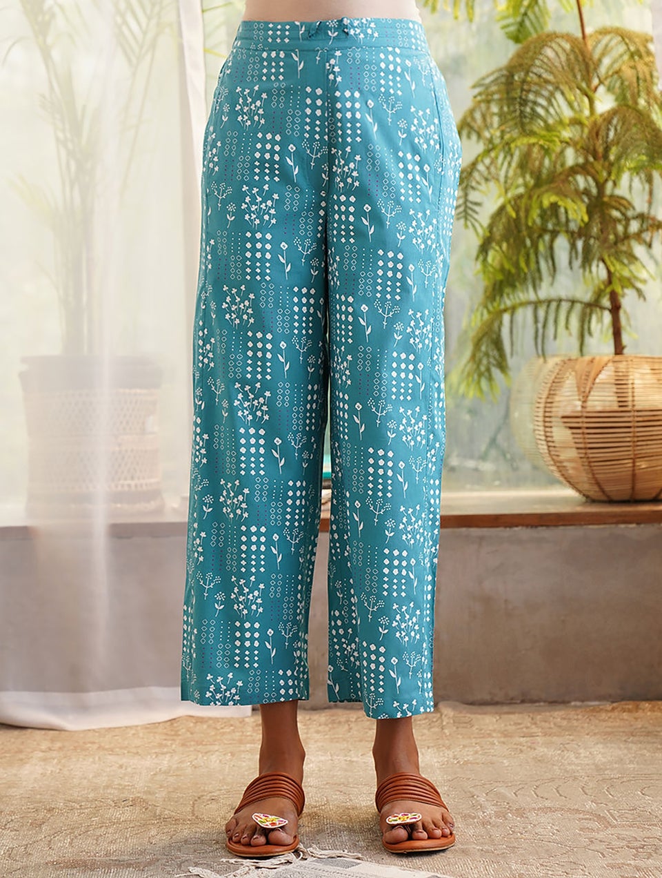 Women Teal Blue Cotton Printed Ankle Length Regular Fit Pant - S