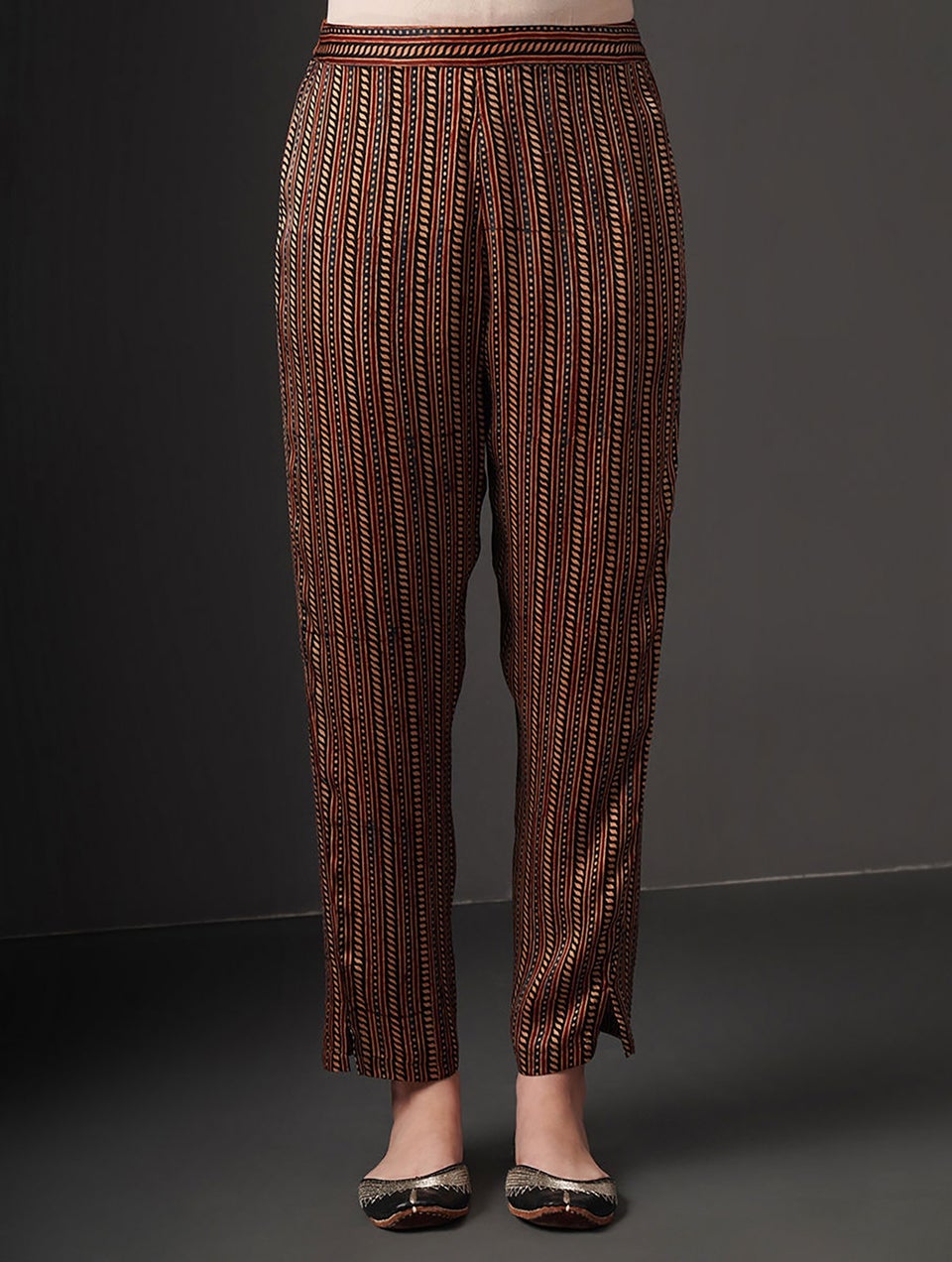Women Black Cotton Printed Ankle Length Regular Fit Pant - XS