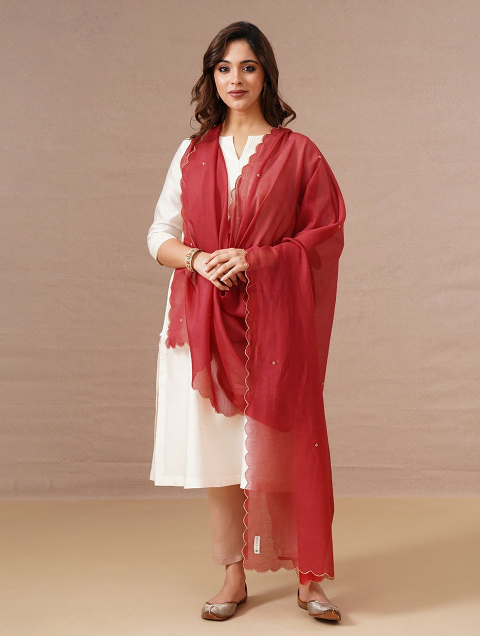 Women Red Embroidered Silk Cotton Dupatta With Scalloping
